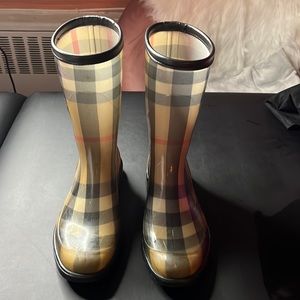 COPY - Burberry rain boots